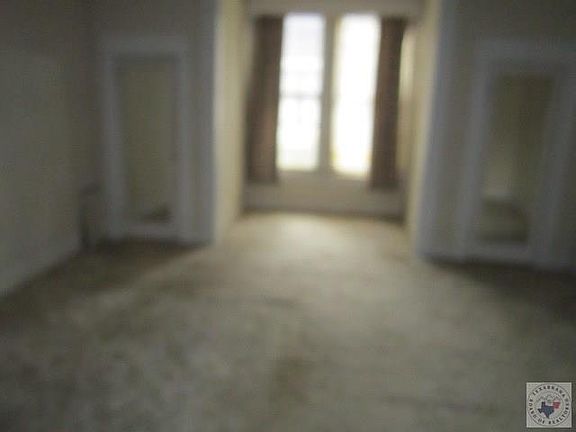4th image of 2610 Wood St
