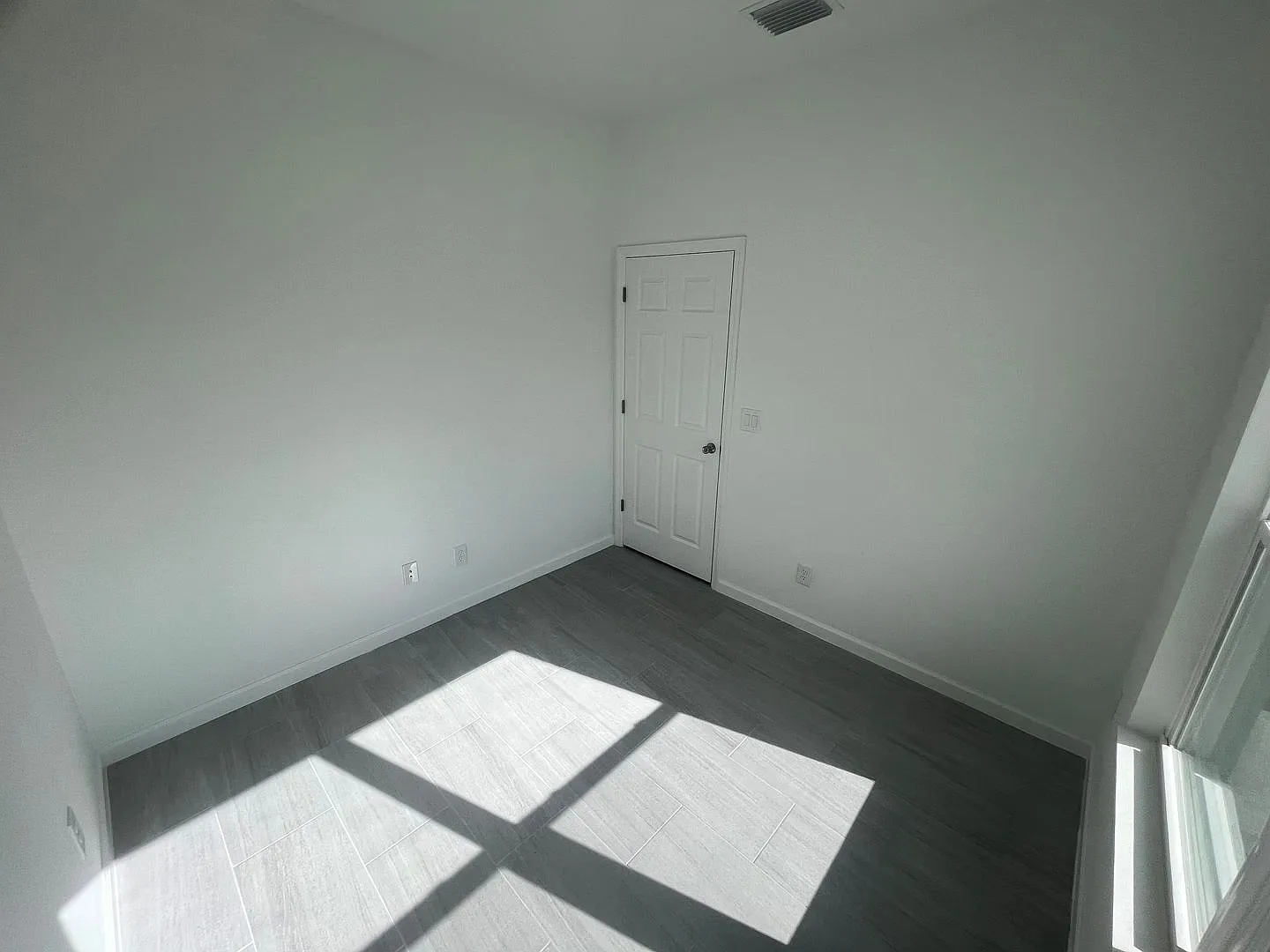 New 4 Bed / 2 Bath / 2 Car Garage Family Retreat in Desirable Lehigh Acres! — Photo 4