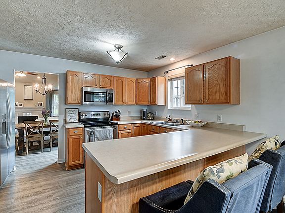 3rd image of 17821 Village Center Dr