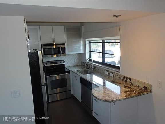 3rd image of 64 Isle Of Venice Dr APT 11