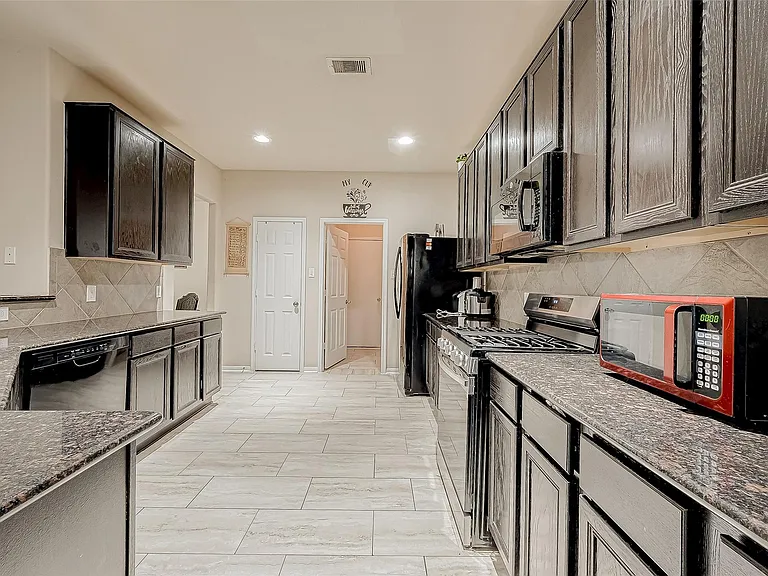 4815 Hackamore Brook Ct — Photo 17
