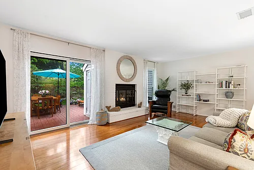 50 Hubbard Ln Photo 1