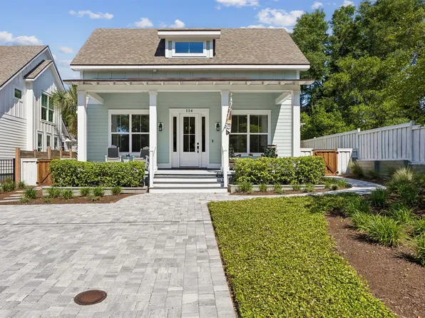 114 N 9th St, Fernandina Beach, FL 32034