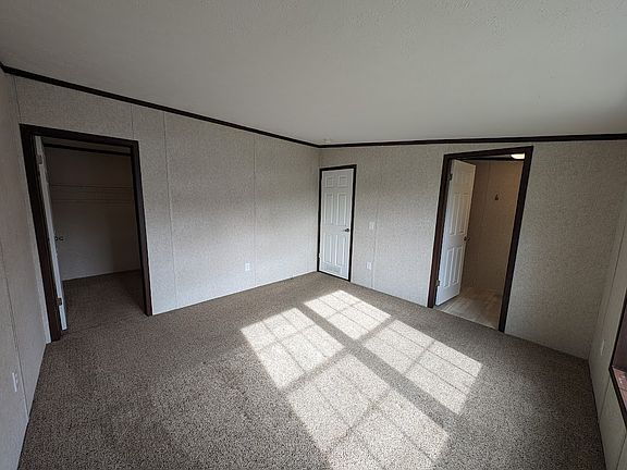 4th image of 111 White Pine Dr
