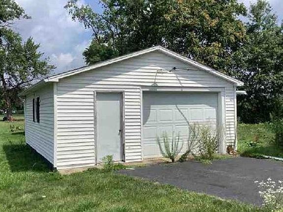 15 E Clay St, Ridge Farm, IL 61870 | MLS #0 | Zillow