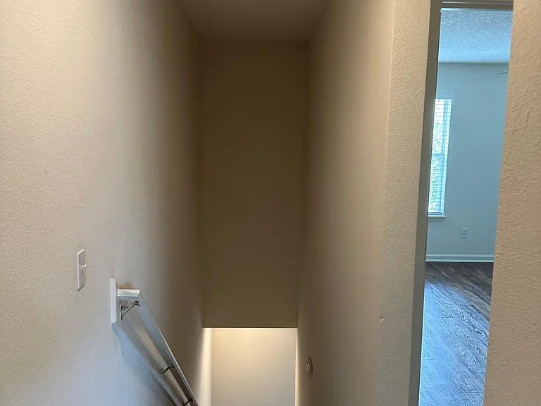 304 Southern Branch Ln — Photo 12
