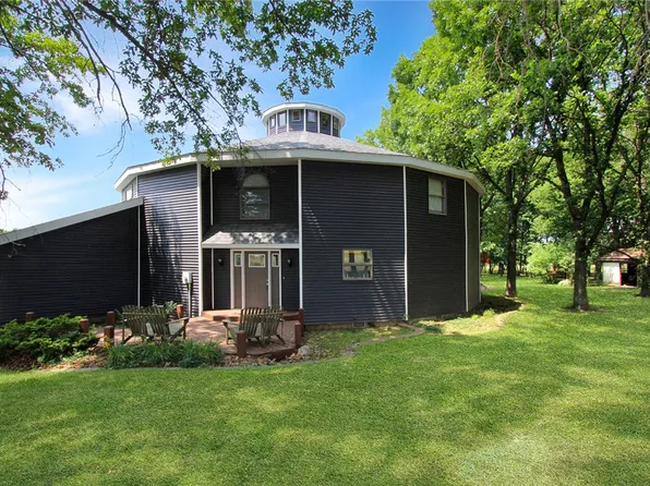 2897 Old State Rd, Mattoon, IL 61938
