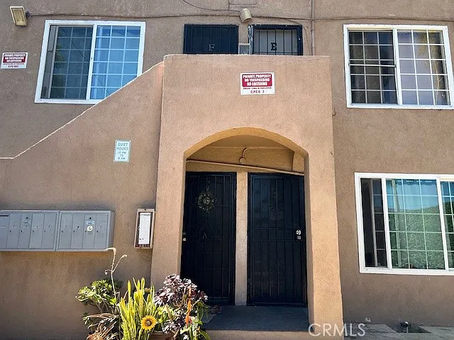 1066 W 1st St #D — Photo 1