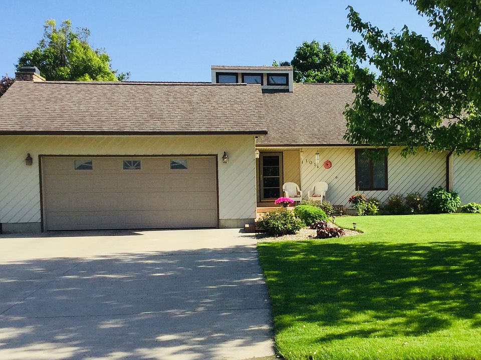 1st image of 105 W Amber Dr