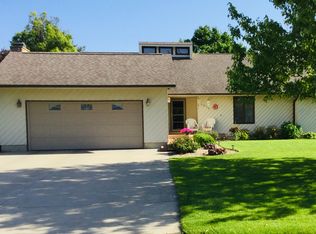 105 W Amber Dr, Fairbury, IL 61739