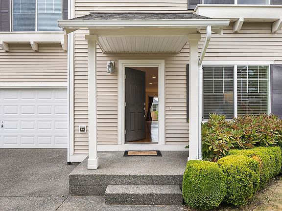 3rd image of 33906 SE Odell St