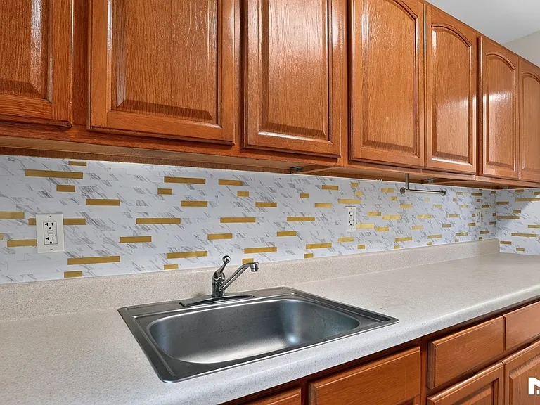 747 Essex St #3 — Photo 12