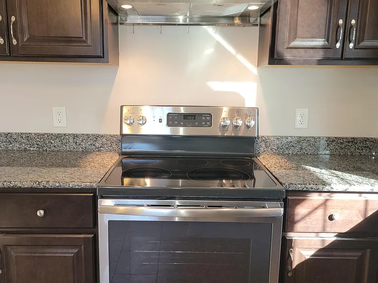 113 Grayling Ave #2 — Photo 4