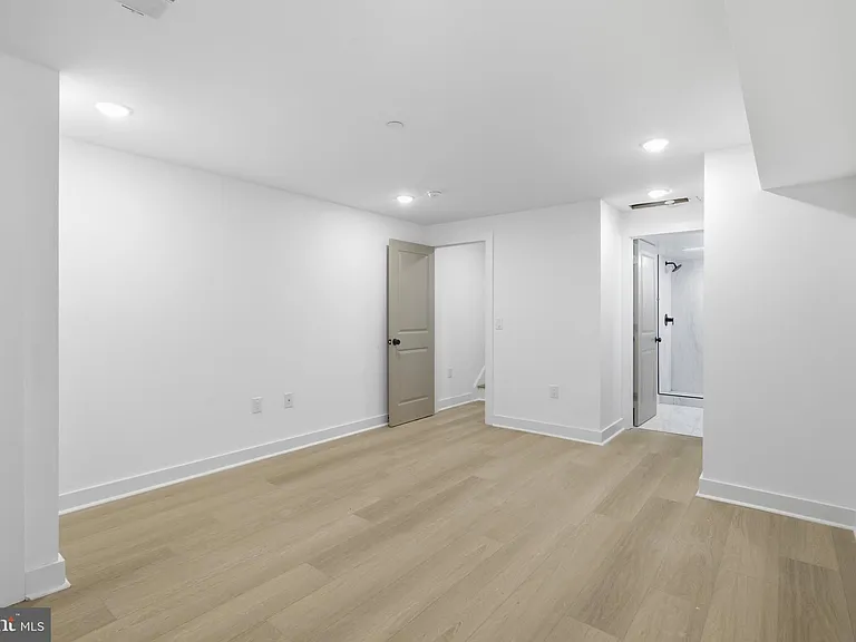 3931 Fairmount Ave #1 — Photo 15
