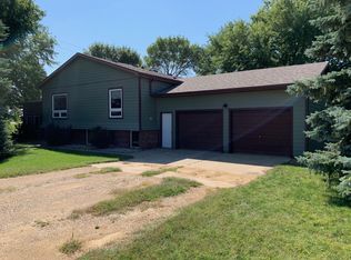 1805 25th Ave, Brookings, SD 57006