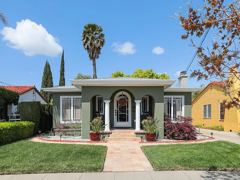 685 E Taylor St — Photo 1
