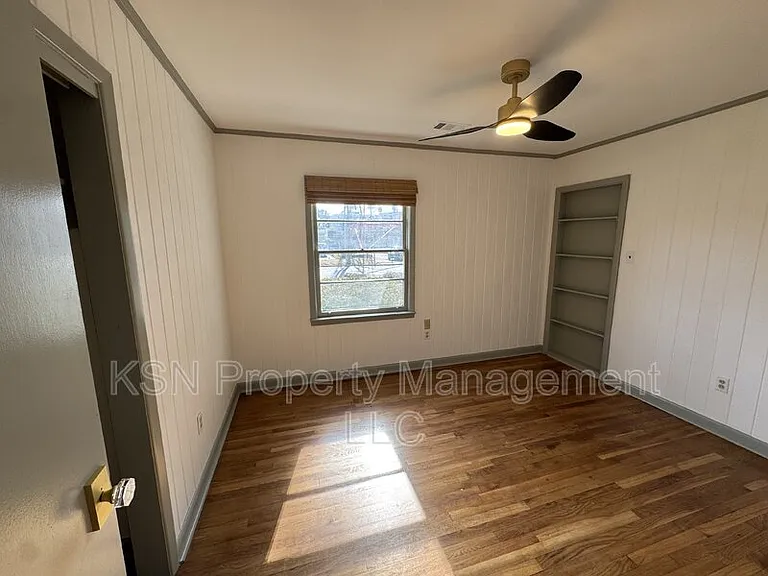 1436 E 42nd St — Photo 16