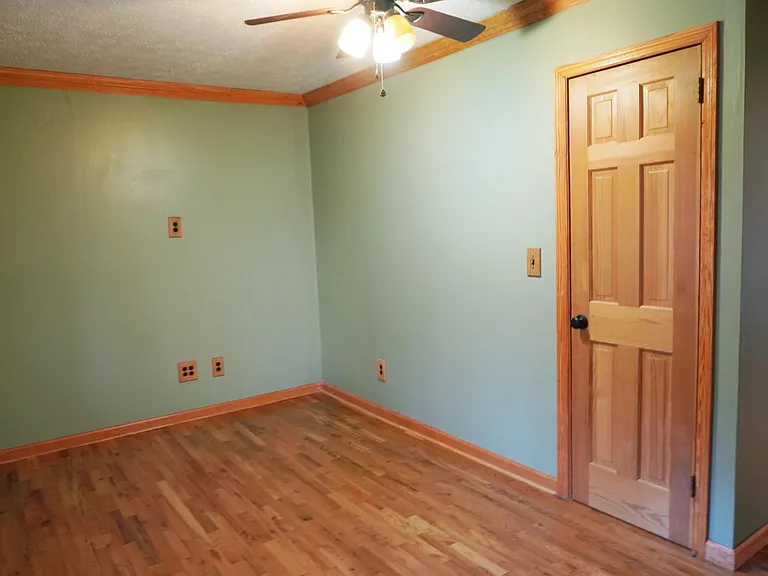 219 Merrylog Ln — Photo 20
