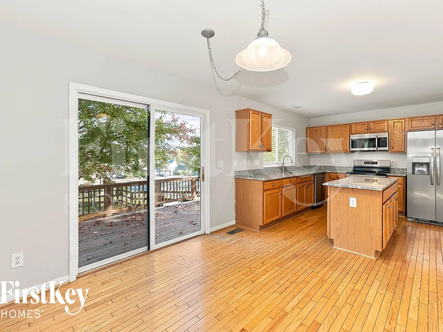 4 bed, 2.5 bath, 2596 sqft, $2,600 — Photo 4