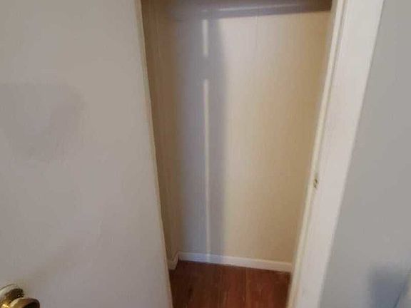 4th image of 404 E 21st St #B3