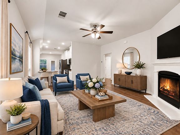 4th image of 2138 Hobby Dr