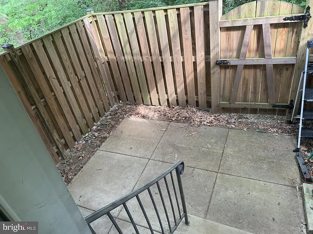 2 bed, 1.0 bath, 755 sqft, $2,150 — Photo 3