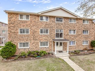 5840 W 77th St UNIT 302, Burbank, IL 60459