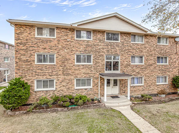 5840 W 77th St Unit 302, Burbank, IL 60459