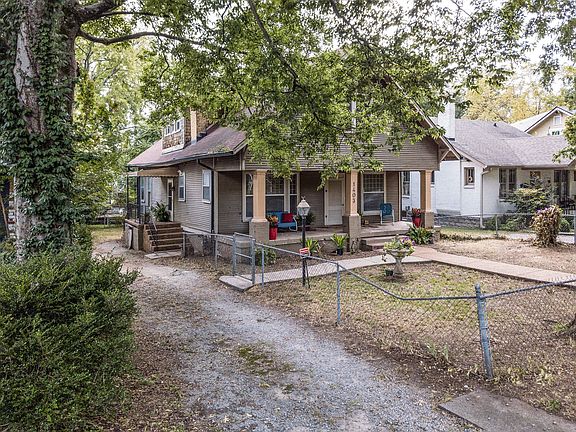 3rd image of 1403 Beechwood Ave
