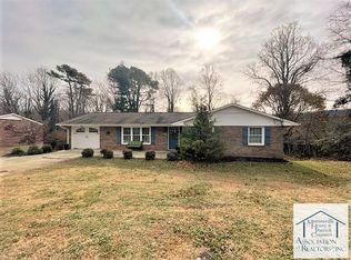 105 Sunset Dr, Stuart, VA 24171