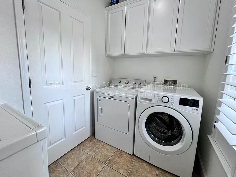 1030 E Royal Dornoch Ave — Photo 8