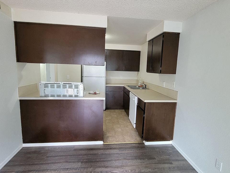 1st image of 14801 132nd Ave E APT B