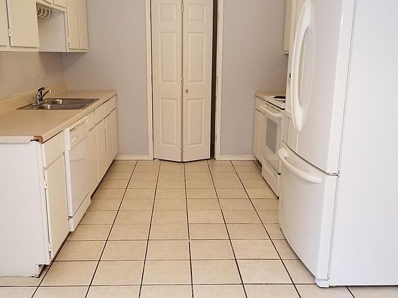 3rd image of 906 Naomi Ln Unit A