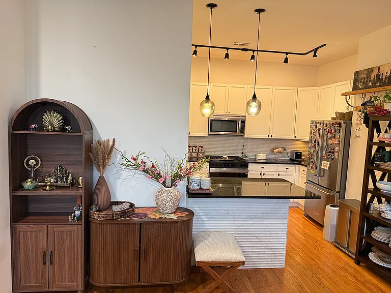 2136 W Monroe St #404 — Photo 6