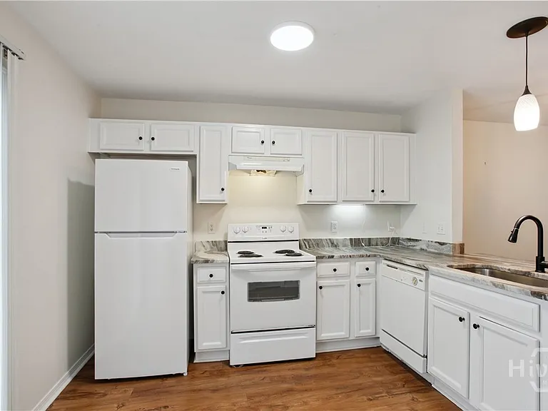 84 Fairgreen St — Photo 13