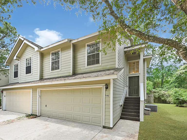 146 S Walden Elms Cir — Photo 2