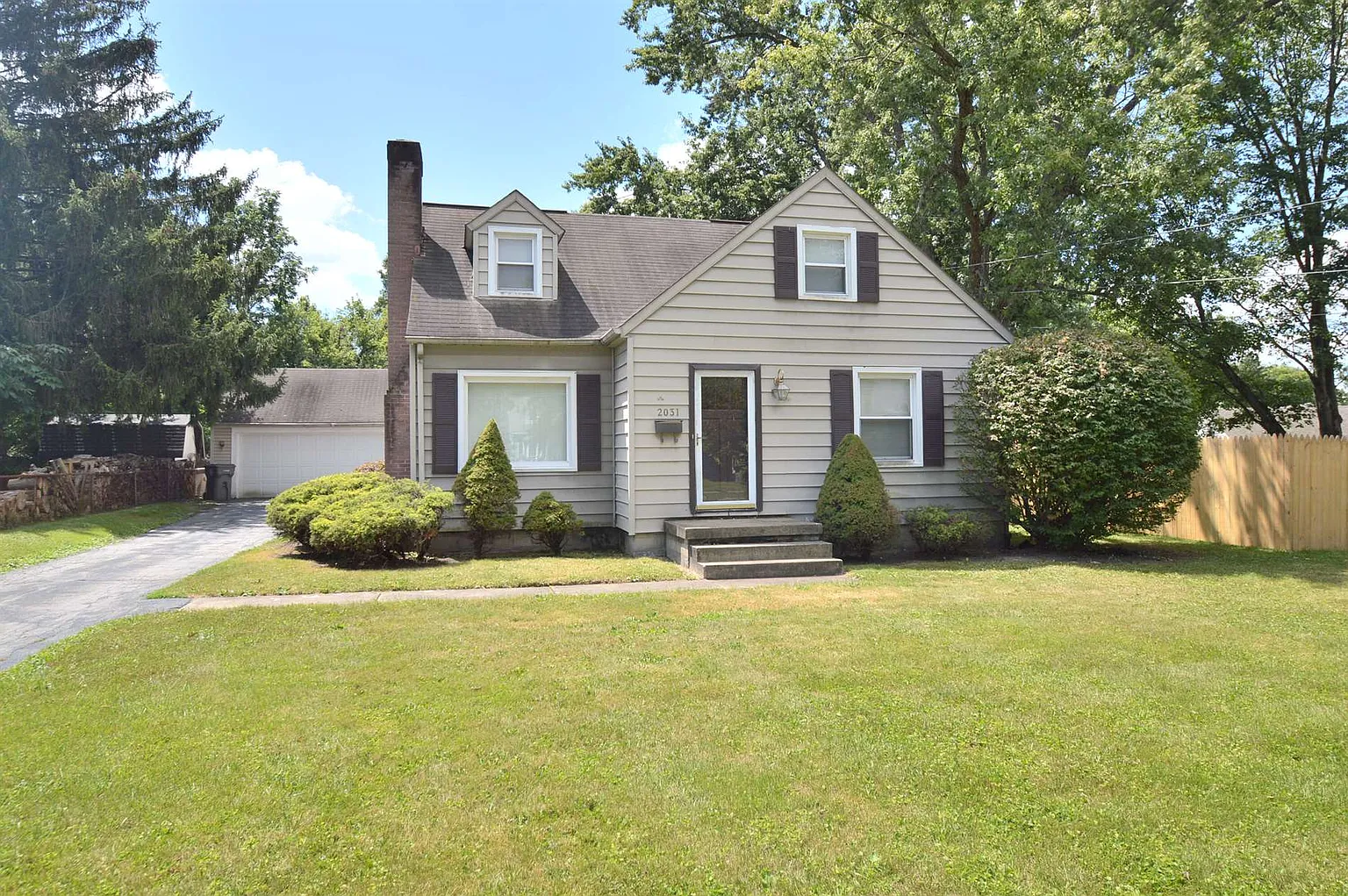 2031 Kirk Rd photo 1