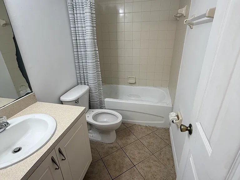 4225 Bellasol Cir #1614 — Photo 14