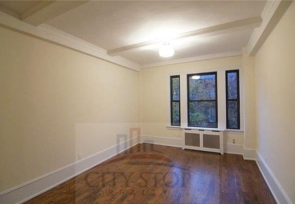 3rd image of 106 W 69th St APT 5A