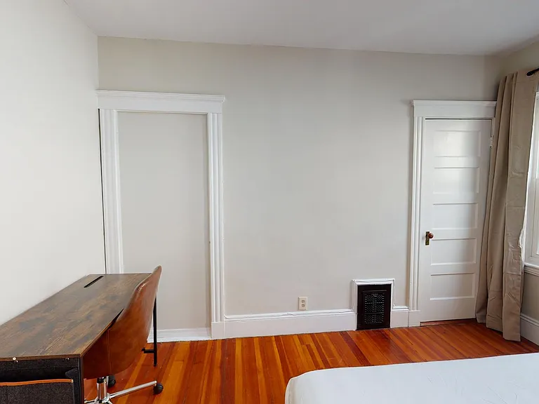 30 Roseclair St #1R — Photo 8