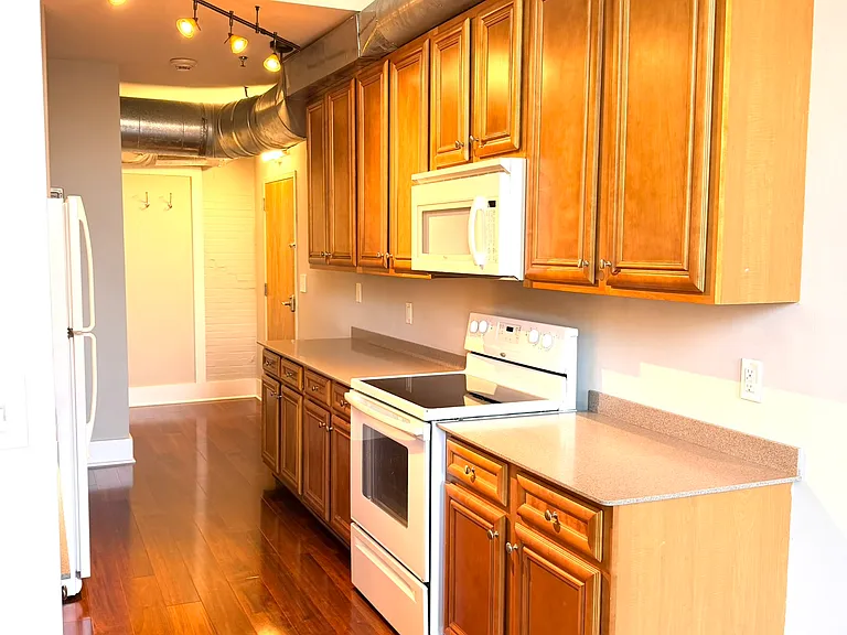124 E Glenwood Ave #119 — Photo 5
