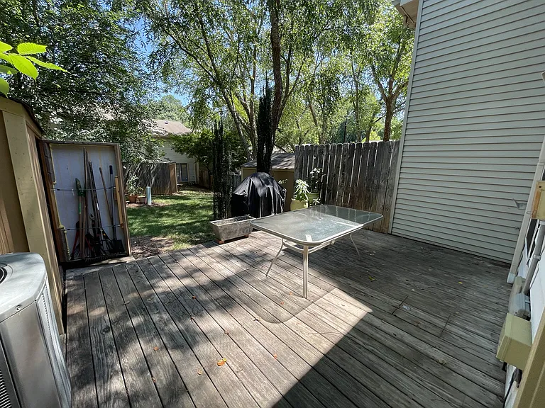 15x20 ft back deck with grilling area