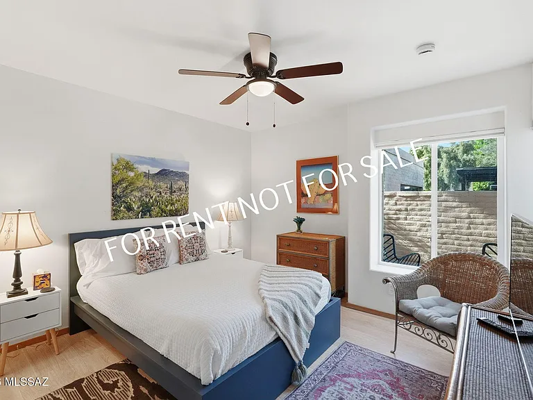 2824 E Sierra Vista Rd — Photo 20