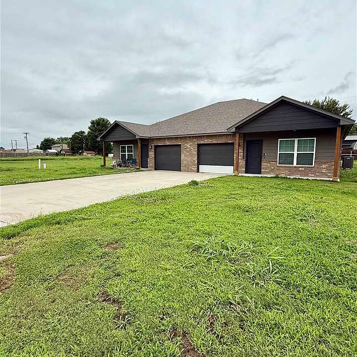 1st image of 200-202 Buccaneer Dr