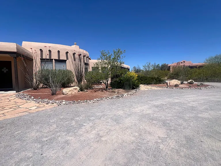Superstition Dr — Photo 29