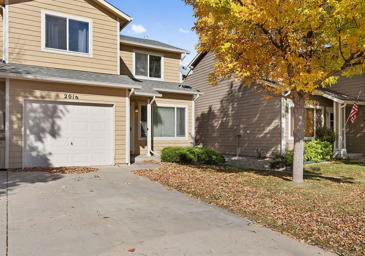 3 Bedroom 3 Bath Townhome — Photo 3