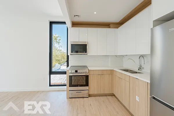 Rented by EXR | media 3