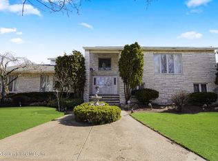 9 Mallow St, Staten Island, NY 10309