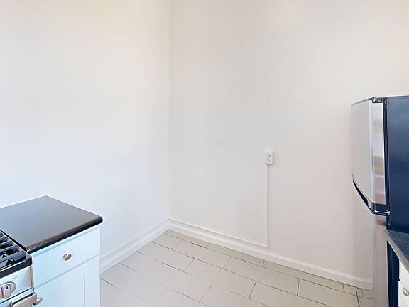 4th image of 402 Duboce Ave #301