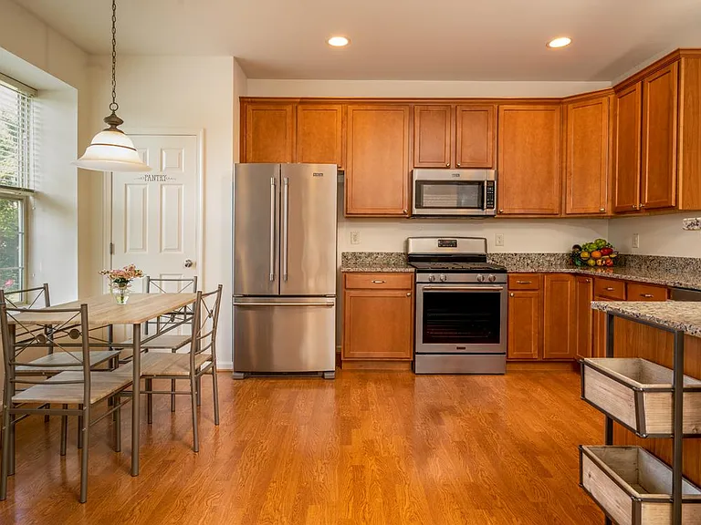 Heritage Orchard Hill Townhome Rentals — Photo 4